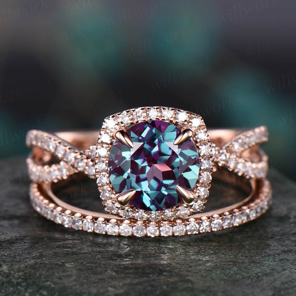 Bague de fiançailles halo infini unique, 2 pièces, bague de fiançailles ronde alexandrite en or rose, alliance en diamant pour l'éternité, parure nuptiale