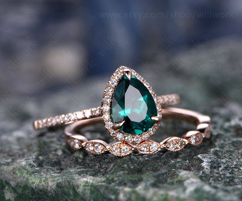 Green emerald engagement ring set rose gold emerald ring vintage diamond halo ring May birthstone ring 2pcs wedding ring set promise ring 