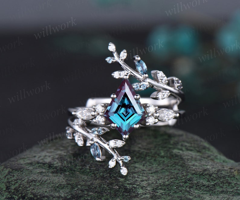 Kite cut alexandrite engagement ring rose gold leaf cluster diamond wedding band enhancer unique anniversary bridal ring set women jewelry image 3