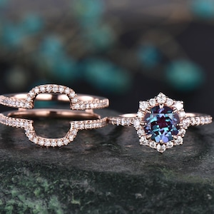 2pcs alexandrite ring set unique bridal set alexandrite engagement ring set 14k rose gold moissanite halo ring diamond wedding band jewelry