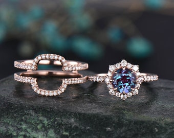 2pcs alexandrite ring set unique bridal set alexandrite engagement ring set 14k rose gold moissanite halo ring diamond wedding band jewelry