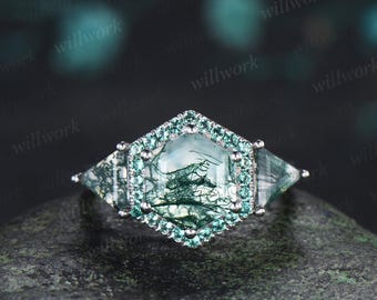 Anello di fidanzamento con agata muschiata taglio trilione esagonale da 2 carati, oro bianco 14 carati, con pavé di smeraldi, anello di promessa e matrimonio da donna in argento.