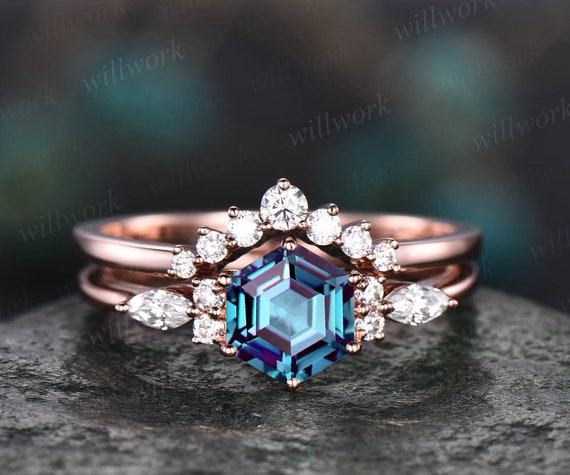 Color changing alexandrite ring deals