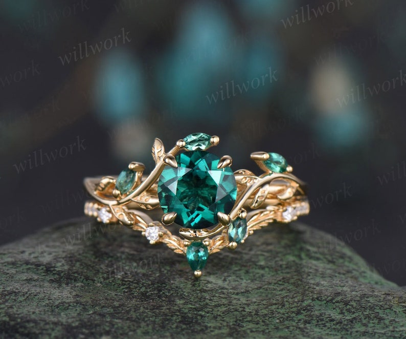 Vintage round cut green emerald engagement ring yellow gold cluster leaf nature inspired moissanite bridal promise wedding ring set women 2pc ring set