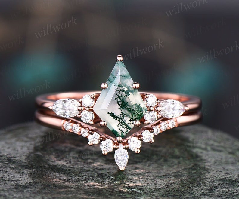 Vintage kite cut green moss agate engagement ring set 14k rose gold marquise cut moissanite ring for women unique bridal wedding ring set 