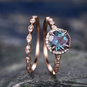 Unique round alexandrite engagement ring set art deco vintage halo milgrain diamond ring for women 14k rose gold anniversary bridal ring set