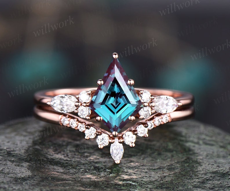 Alexandrite ring kite cut engagement ring rose gold Alternative Alexandrite engagement ring art deco diamond ring set anniversary ring set image 1