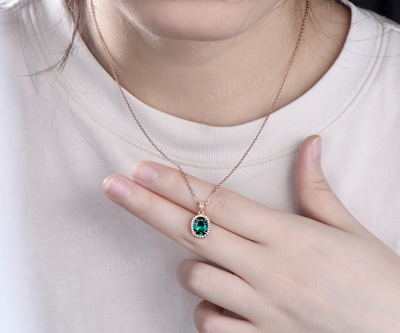 2カラットのオーバルカットグリーンエメラルドネックレス、ソリッド14K 