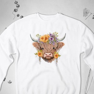 Highland cow sweatshirt Trendy graphic design Cute aesthetic animal with flowers Pretty cow crewneck sweatshirt for women gift idea