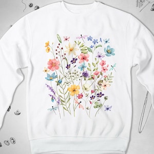 Summer sweatshirt Trendy graphic design Cute aesthetic summer flowers Nature Floral unisex crewneck sweatshirt for women Gift idea