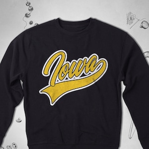 Iowa sweatshirt for Men Women Girls sweater Vintage USA sweatshirt Iowa State Retro Design Unisex Crewneck sweatshirt Iowa Gift Guy Lady