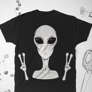 I Want to Believe shirt Men Graphic tshirt Alien shirt Women Ufo shirt Geek shirt Nerd shirt Science tee Space shirt Funny tshirt Peace 187