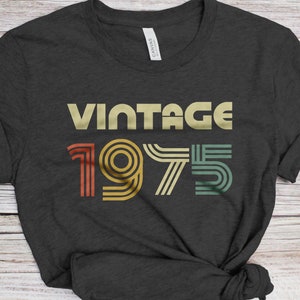Vintage 1975 T-Shirt - Unisex Women Men Funny Retro Font 50th Birthday Shirt - Vintage 1975 Gift TShirt for BDay Party Christmas