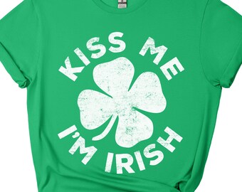 Kiss Me I'm Irish T-Shirt - Unisex Funny Mens Drinking Shirt - Vintage Craft Beer TShirt Gift for St Patrick's Day 2026