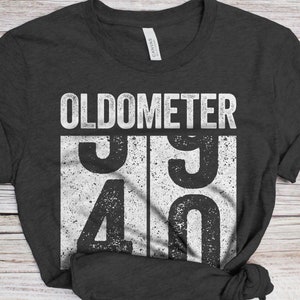 Oldometer 40 T-Shirt - Unisex Funny 40 AF Mens 40th Birthday Shirt - Born in 1985 Gift Vintage TShirt