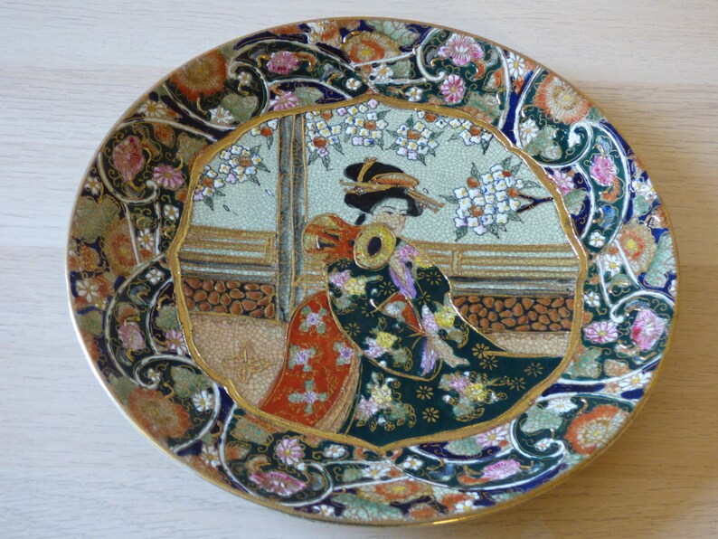 Satsuma plate 10 diameter crackle glaze gilded geisha scene heavy quality oriental decor pottery plate Japanese ceramics famille rose