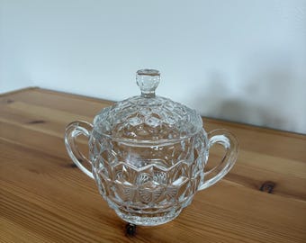Indiana Glass American Whitehall Kubistisches Muster Deckelschale mit Griffen - Klar