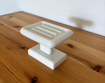 Portasapone in pietra bianca con piedistallo - Decorazione per bagno e cucina - Portasapone da bar