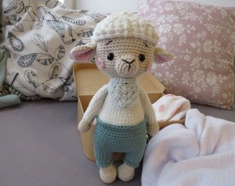 Schaf, Ostern, misspolka, Amigurumi, Häkeltier, Kuscheltier, Handarbeit, Einzelstück, Stofftier, Kinder, Spielzeug, Wohnkultur, Deko