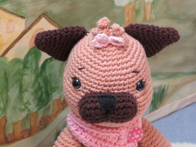 Mops, Hund, wolltastischHandmade, Amigurumi, Häkeltier, Kuscheltier, Handarbeit, Einzelstück, Stofftier, Kinder, Spielzeug, Deko Bild 2