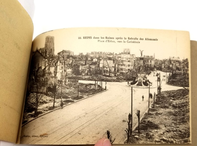 1919 Booklet of 12 Postcards WWI War Ruins of Reims, Marne, France World War I image 4