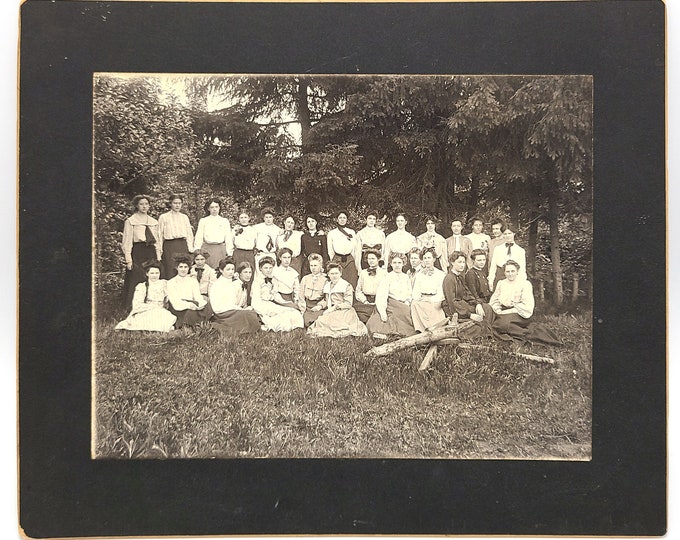 Antique Photograph Group of women, circa 1915, Vancouver, Washington - Clark County