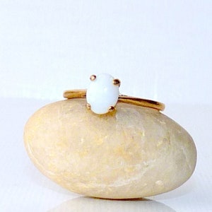 18 Kt High Gold Electroplated  White Jade Ring, White Gem Ring Sz 8 Ring, Gemstone Ring, Vintage Ring, Vintage Jewelry,  14K Gold Plated