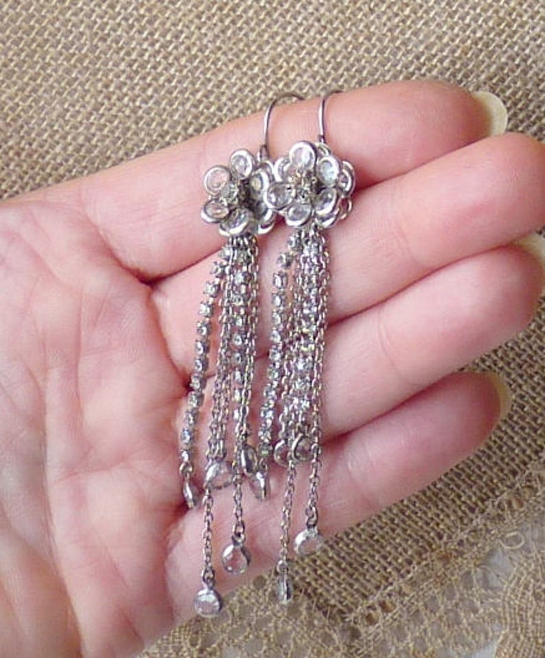 Silver Flower Dangle Crystal Earrings Retro Dangle Pierced Jewelry Wedding Costume Jewelry Party Earrings Silver Tone Rhinestone Earrings