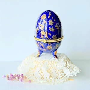 Miniatur-Porzellan-Klappkeramik Faberge Egg Trinket Box, kleine Vintage Trinket Box Kleine Schmuckschatulle, Trinket Box, Eitelkeit Sammler Ei