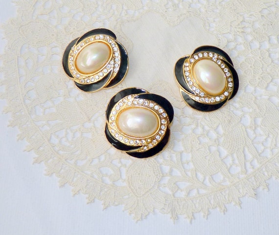 Black Enamel Pearl Jewelry Set Gold  Clip On Earr… - image 1