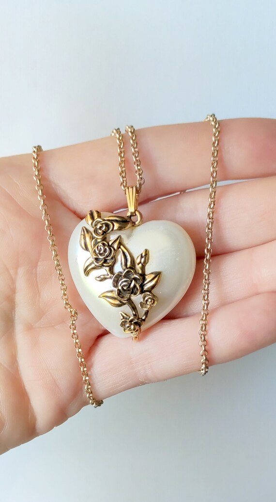 Gold Tone Heart Necklace 19" Vintage Gold Pearlite