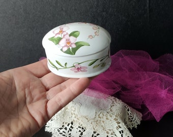 Miniature PORTA Porcelain Flower Box Small Vintage Trinket Box Petite Barbara Wilson, Portugal Trinket Box Vanity Collectible Trinket Box