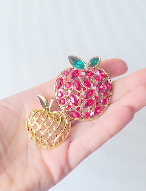 Lot of 4 Gold Tone Pin Brooches Apple Pin Jewelry… - image 3