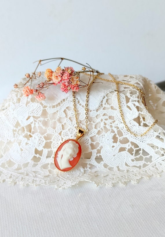 Gold Tone Cameo Necklace Vintage 18" Small Cameo J