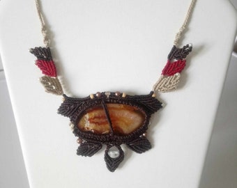 agate macrame necklace