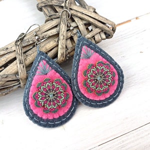 Hand Embroidered Dangling Felt Earrings, Gift for Her, Floral Felt Jewellery, Folk Style Boho Earrings in Grey and Pink, Mandala Jewellery