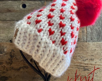 QUEEN OF HEARTS Beanie