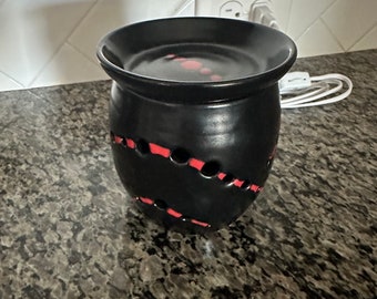 Wax Melter - Black with Red - String of Circles