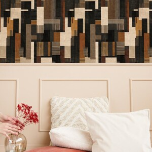 Papel pintado con diseño de patchwork tejido: Arte abstracto dinámico (crema, gris topo, carbón)