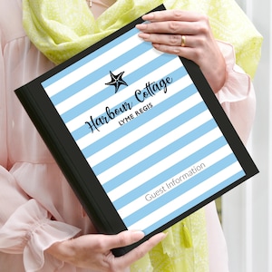 Gepersonaliseerde map met gasteninformatie vakantiehuis, map met vakantie-informatie