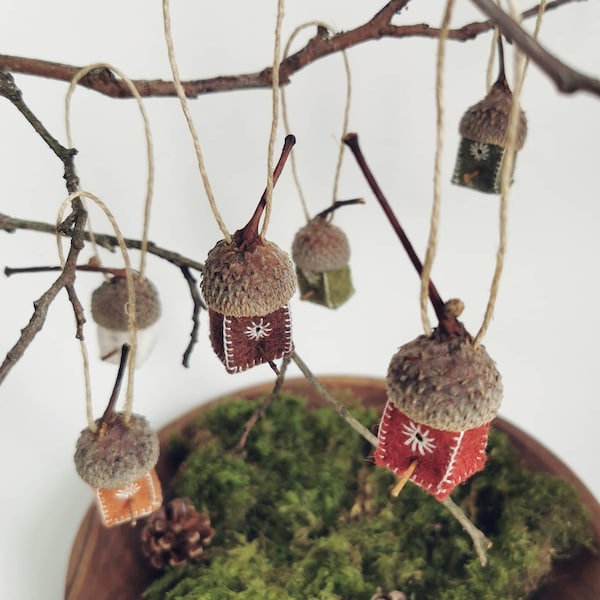 LOT OF 6 BIRDHOUSES // forest colors // | acorn felt nest suspensions // christmas winter ornaments // natural decorations (handmade)