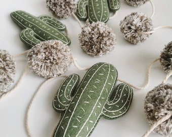 CACTUS | felt garland olive green // cactus and pompoms // wall decoration // boho natural (handmade)