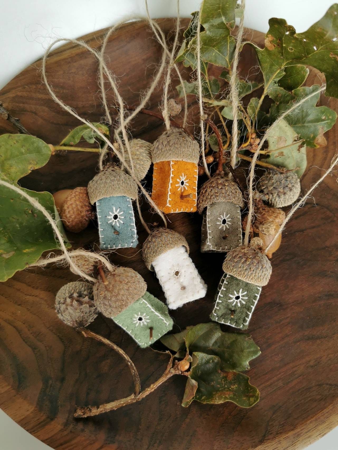 LOT OF 6 BIRDHOUSES | robin forest colors set // acorn felt nest suspensions // autumn christmas ornaments // natural decorations (handmade)