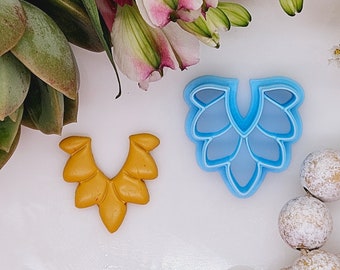 SCALLOP LEAF style 1 / sharp polymer clay cutter / jewelry / earrings / fondant / cake decorating