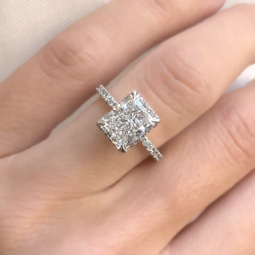 2.50Ct Radiant-Cut VVS2 Diamond Solitaire Engagement Ring 14k White Gold Finish 2.50Ct Radiant-Cut VVS2 Diamond Solitaire Engagement Ring 14k White Gold Finish