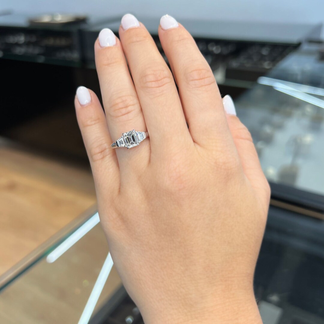 Se Fiancer Au Bout De Combien De Temps 1.50ct F VS1 Bague de fiançailles en diamant taille émeraude - Etsy France