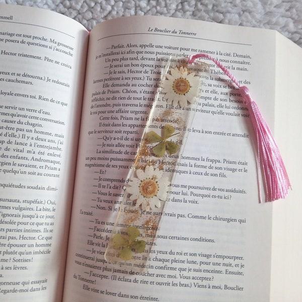 Daisy and clover bookmarks, resin, bookmark, book, vegetal, nature, handmade, artisanal
