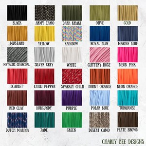 K&ouml;nnte beinhalten: Eine Farbkarte mit Paracord-Mustern in verschiedenen Farben, darunter Schwarz, Army-Tarn, Dunkelkhaki, Olive, Gold, Senf, Gelb, Regenbogen, K&ouml;nigsblau und Marineblau. Der Text "CHARLY BEE DESIGNS" befindet sich unten.
