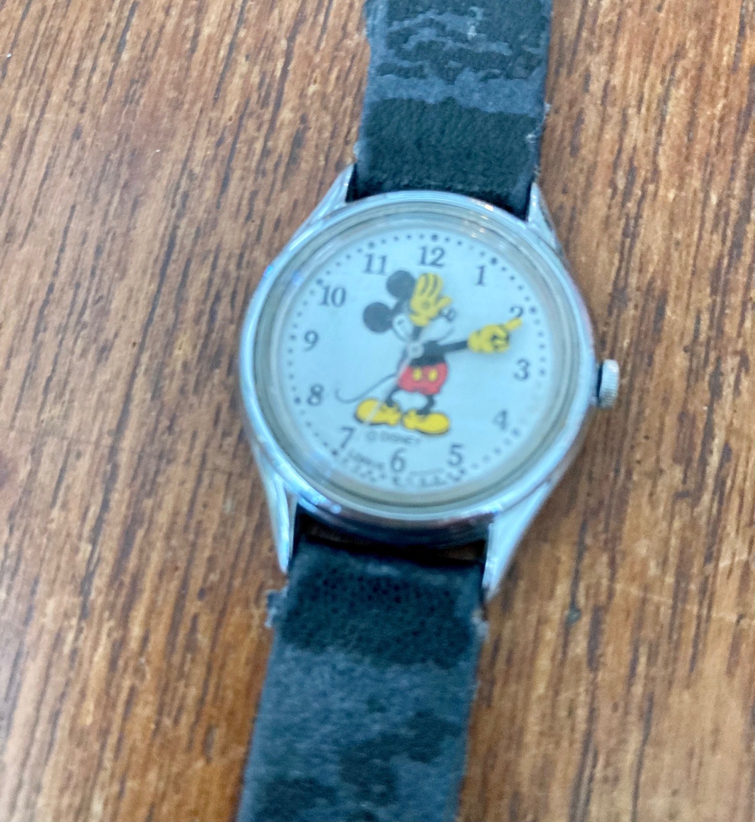 Vintage 80s Lorus Disney Mickey Mouse Watch – Black Leather  display picture 1