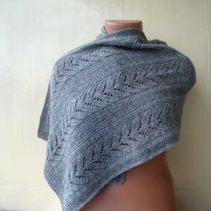 WIND Shawl Knitting Pattern, Instant Download Pdf , easy shawl pattern, beginner knitting,